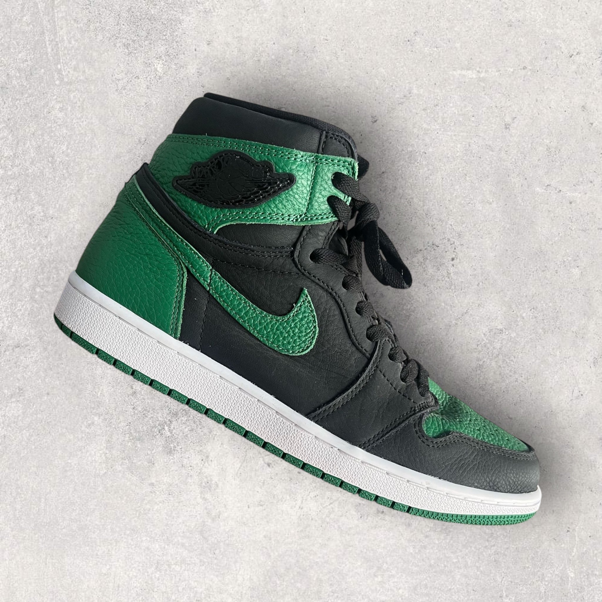 AIR JORDAN HIGH PINE GREEN UK – Sneakers ER - Main Image