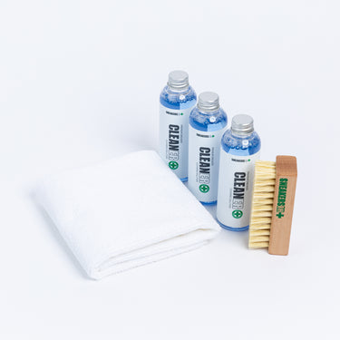 TRAVELER: 6 Piece Airline Travel Cleaning Kit