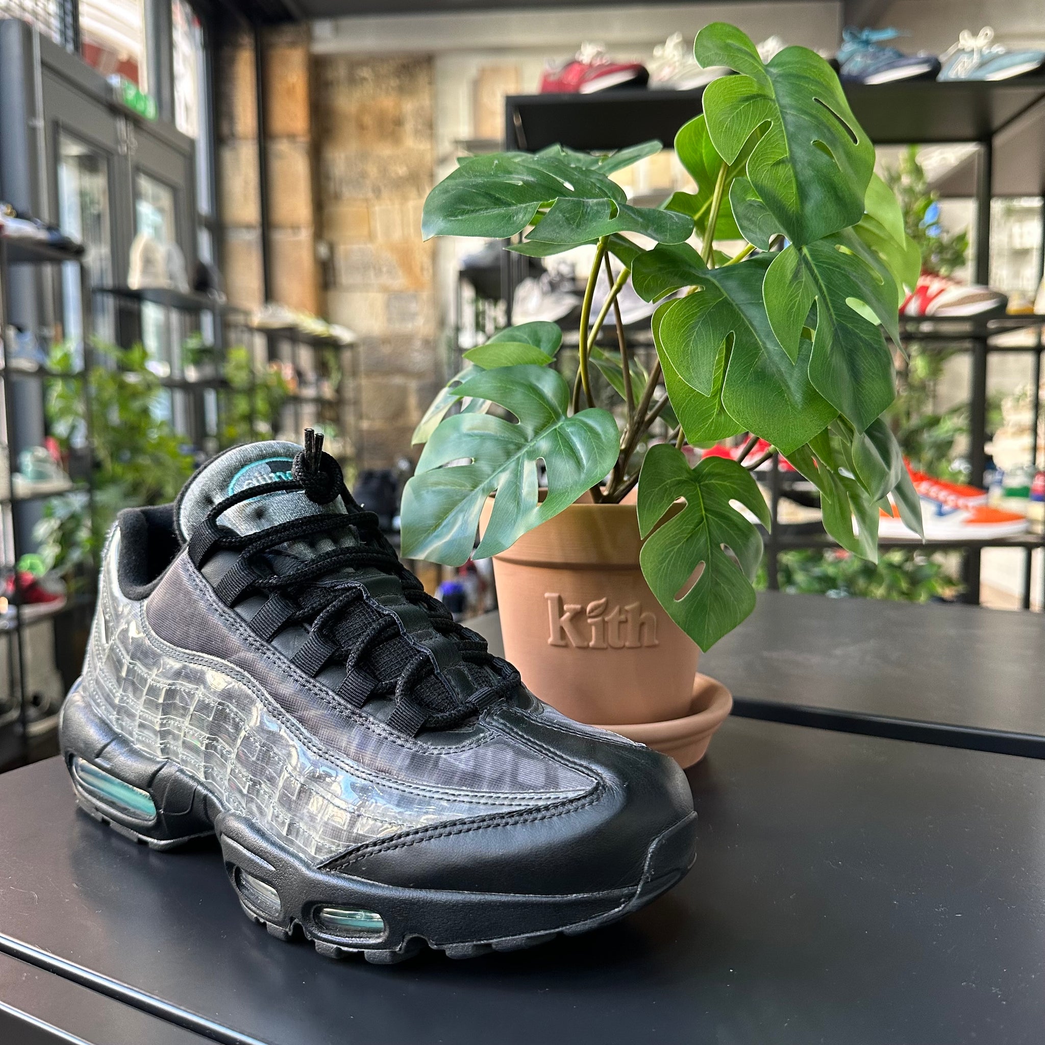https://www.sneakerser.com/products/rec0129-nike-air-max-95-black-grey-volt-uk-7