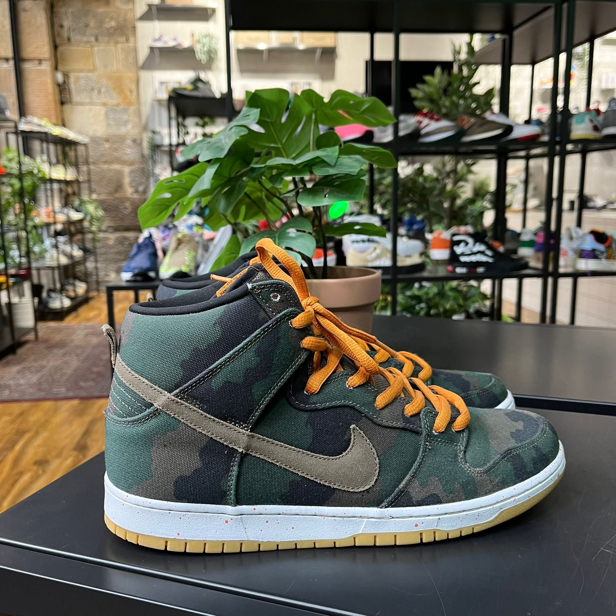 REC0487 - NIKE DUNK SB HI FIVEONEO CAMO UK 11