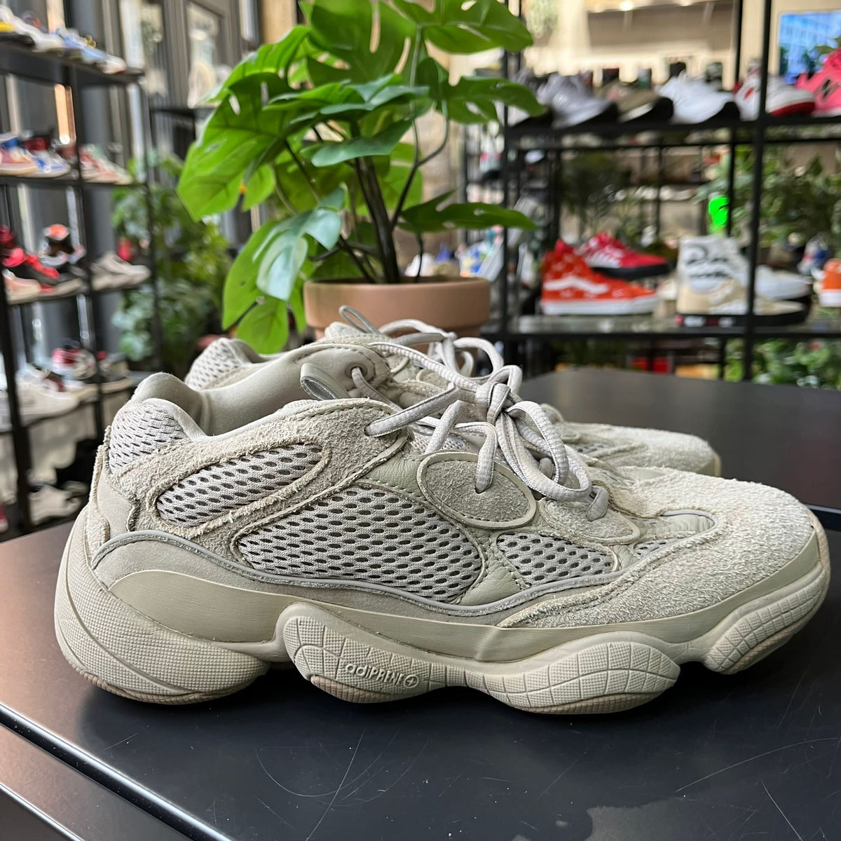 REC1054 - YEEZY 500 TAUPE LIGHT UK 8.5
