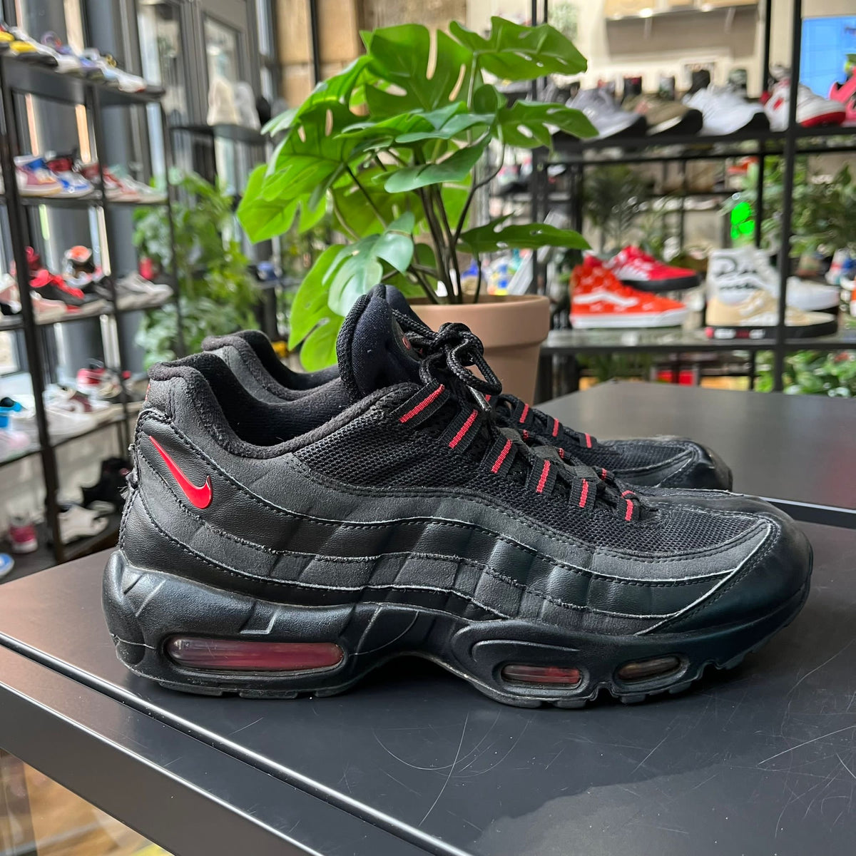 REC0561 - NIKE AIR MAX 95 BRED 2020 UK 8.5
