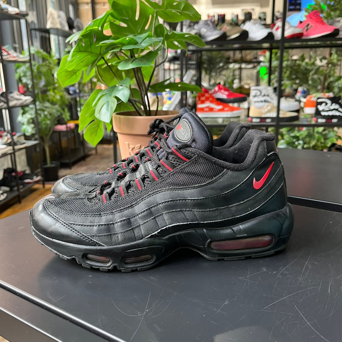 REC0561 - NIKE AIR MAX 95 BRED 2020 UK 8.5