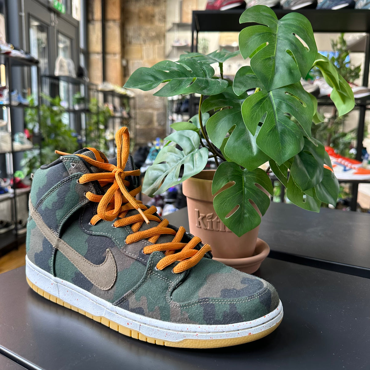 REC0487 - NIKE DUNK SB HI FIVEONEO CAMO UK 11