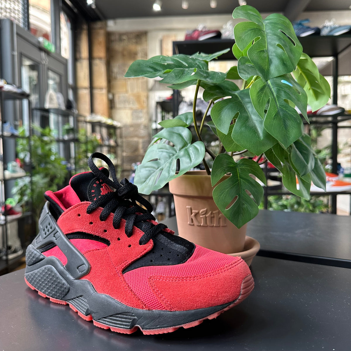 REC0889 - NIKE HUARACHE LOVE HATE  UK 8.5