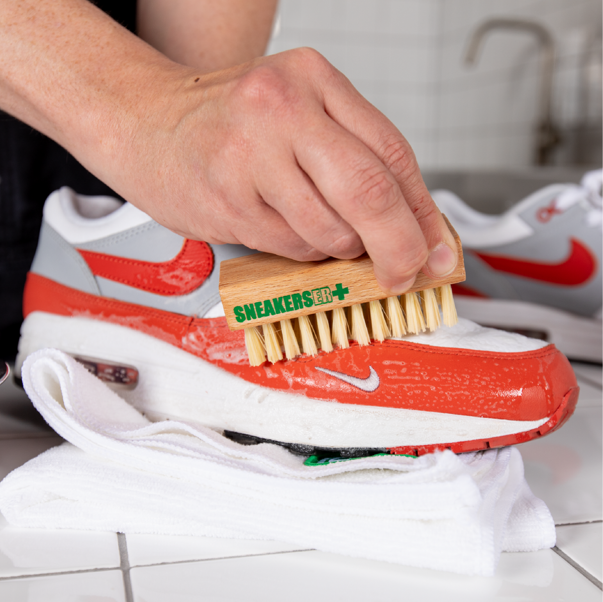 SNEAKERS ER SNEAKER CLEANING DUO KIT &amp; 250ml CLEANER with FREE MICROFIBRE CLOTH