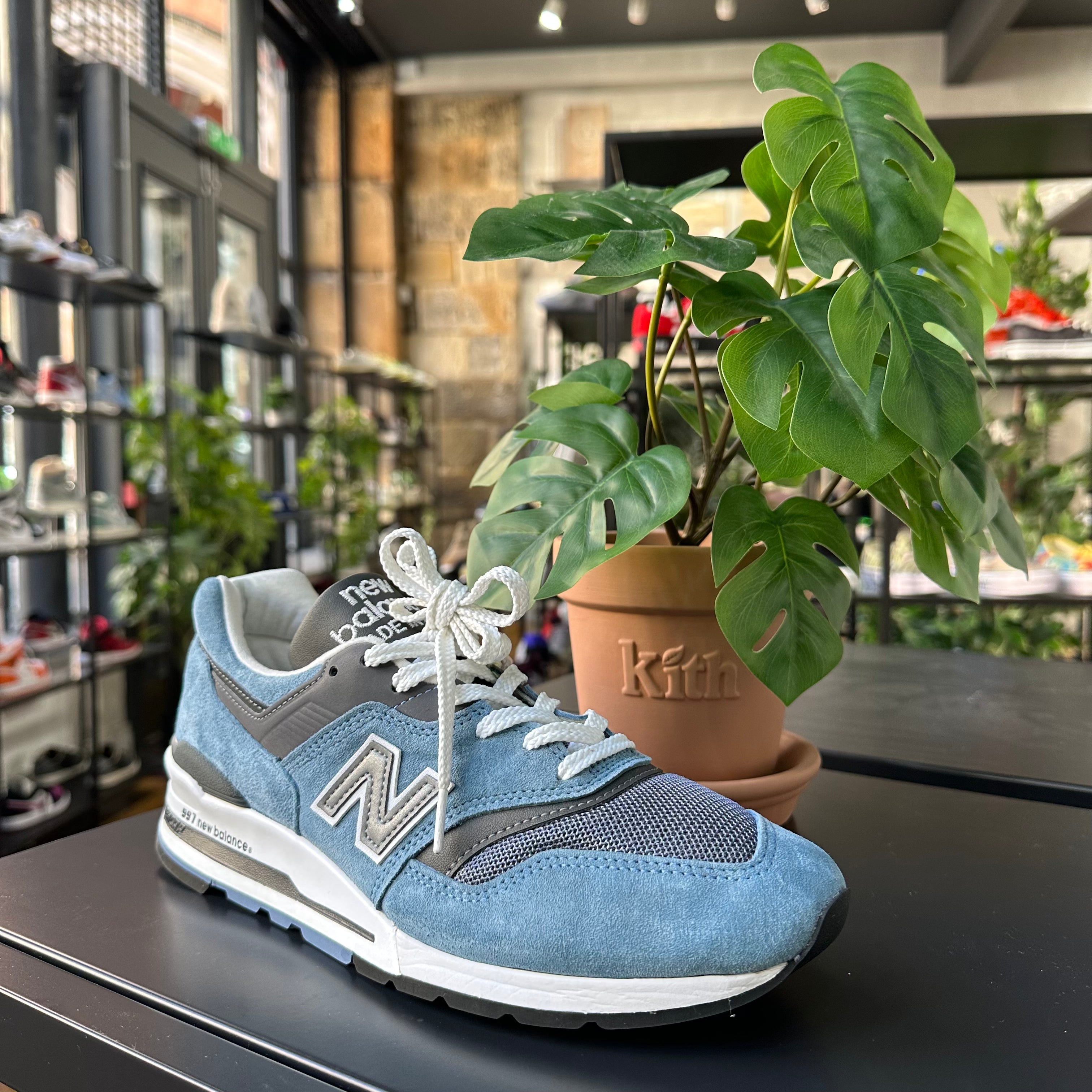 New balance 997 light blue hotsell