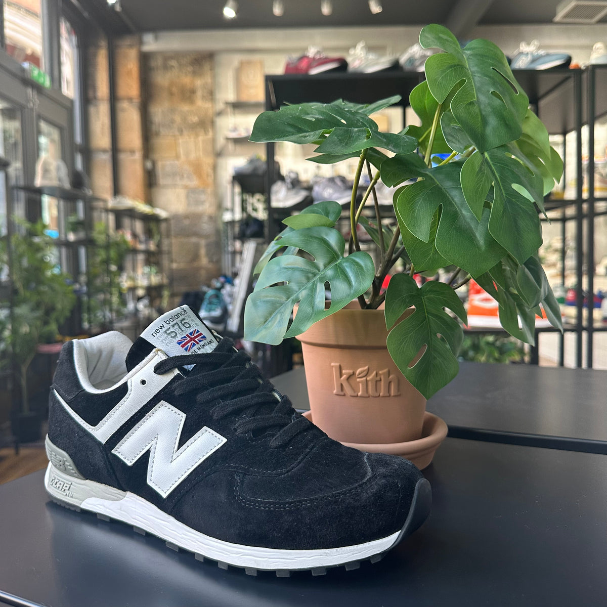REC0995 - NEW BALANCE 576 BLACK / WHITE UK 7.5