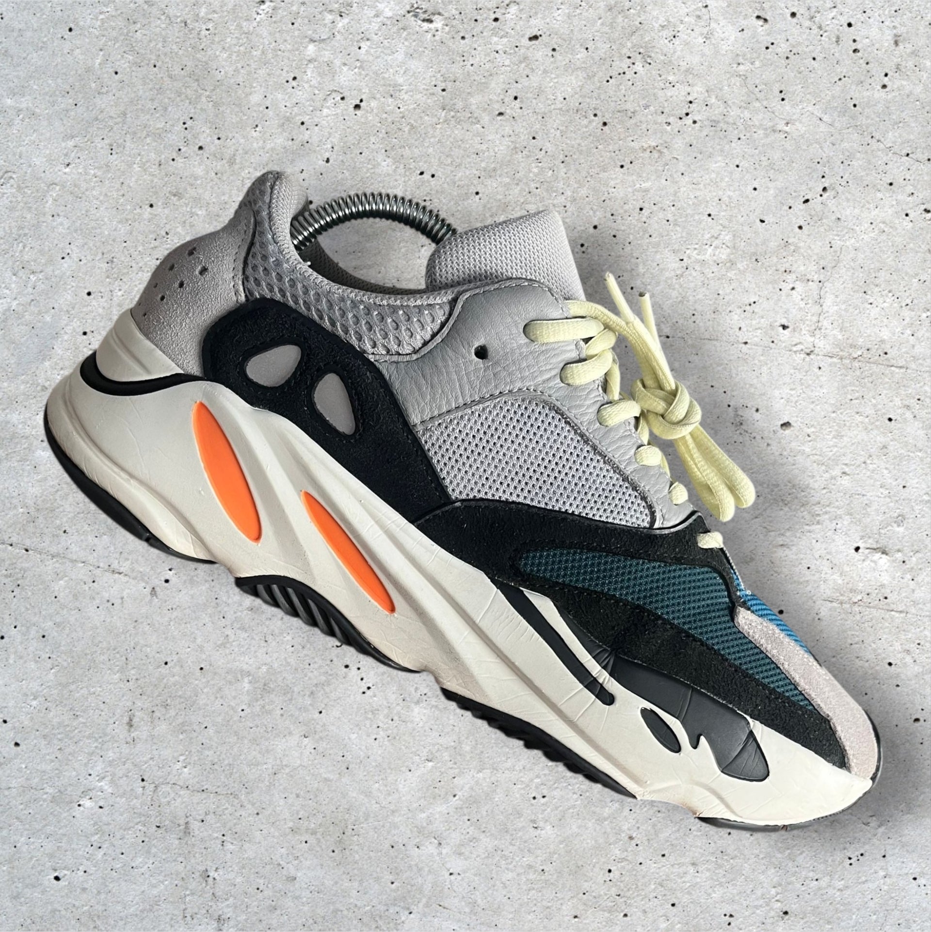Yeezy 700 Yeezy Shoes Hong Kong Yeezy Boost 700 V2, 男裝, 鞋, 波鞋