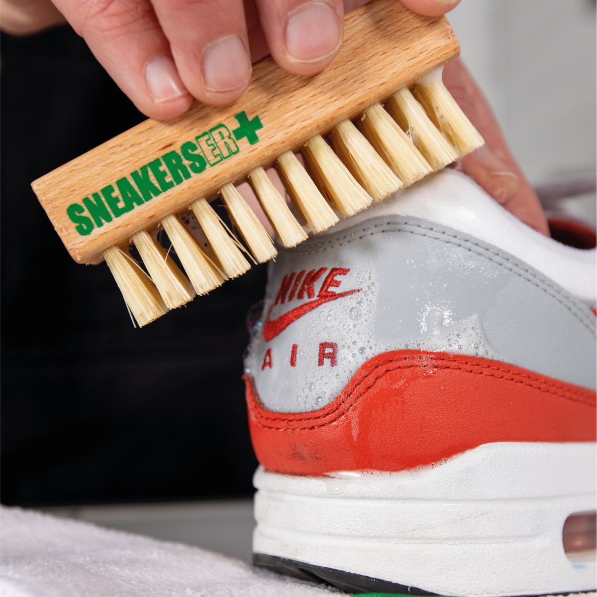 SNEAKERS ER SNEAKER CLEANING DUO KIT &amp; 250ml CLEANER with FREE MICROFIBRE CLOTH