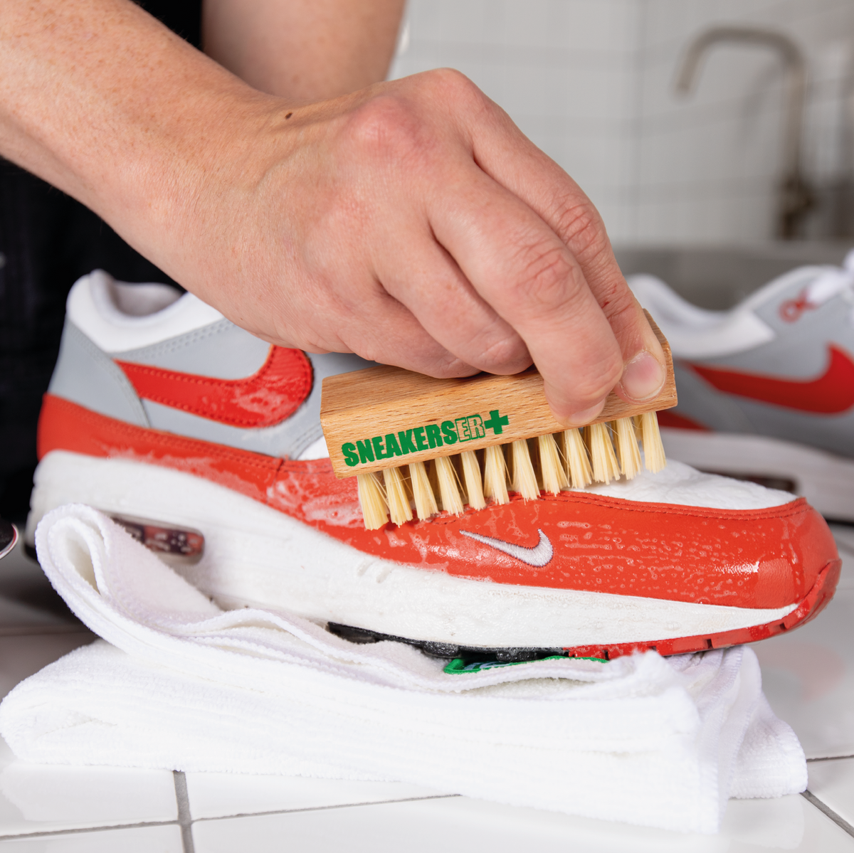 SNEAKERS ER SNEAKER CLEANING DUO KIT &amp; 250ml CLEANER with FREE MICROFIBRE CLOTH