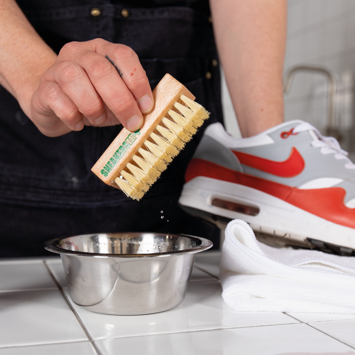 SNEAKERS ER SNEAKER CLEANING DUO KIT &amp; 250ml CLEANER with FREE MICROFIBRE CLOTH