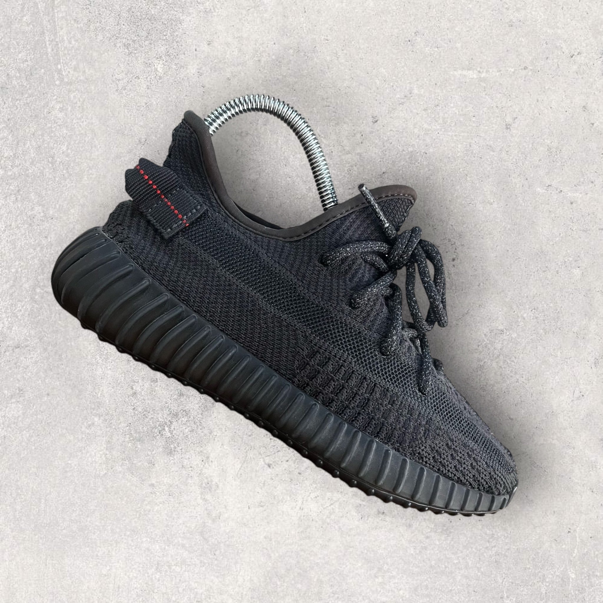 v2 black 350