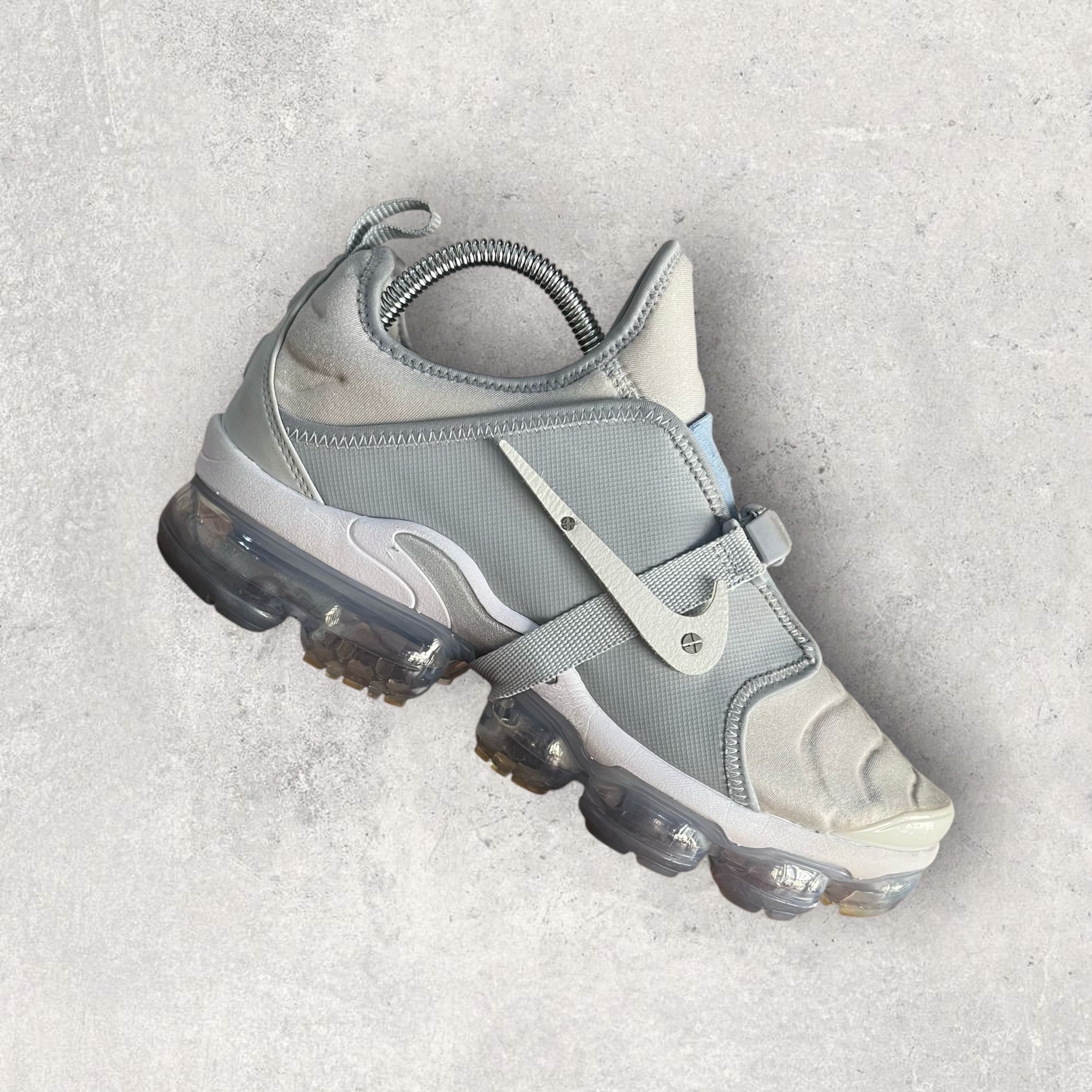 Nike Air Max Vapormax グレー Nike Air VaporMax \u0027Pale Grey\u0027. Nike SNKRS