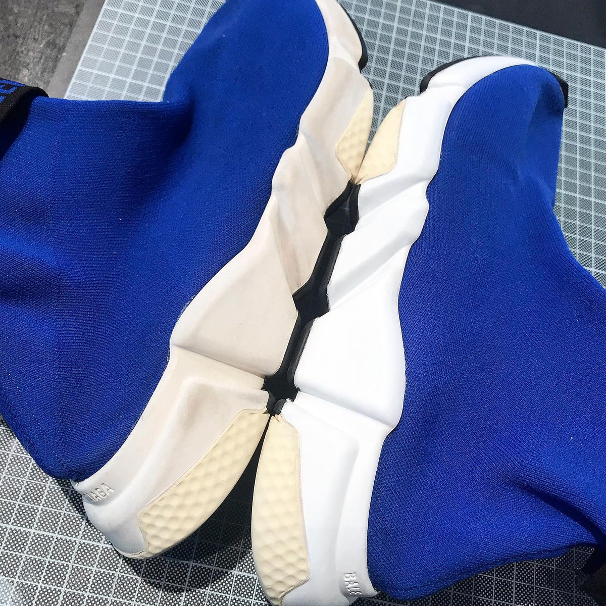 SNEAKERS MIDSOLE PAINT SERVICE &lt;br&gt; WITH RETURN SHIPPING &lt;br&gt; PRICE - £80