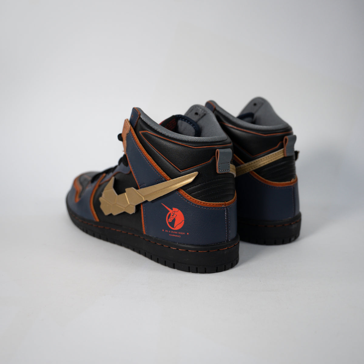 REC0472 - NIKE DUNK SB HI GUNDAM 2021 UK 10