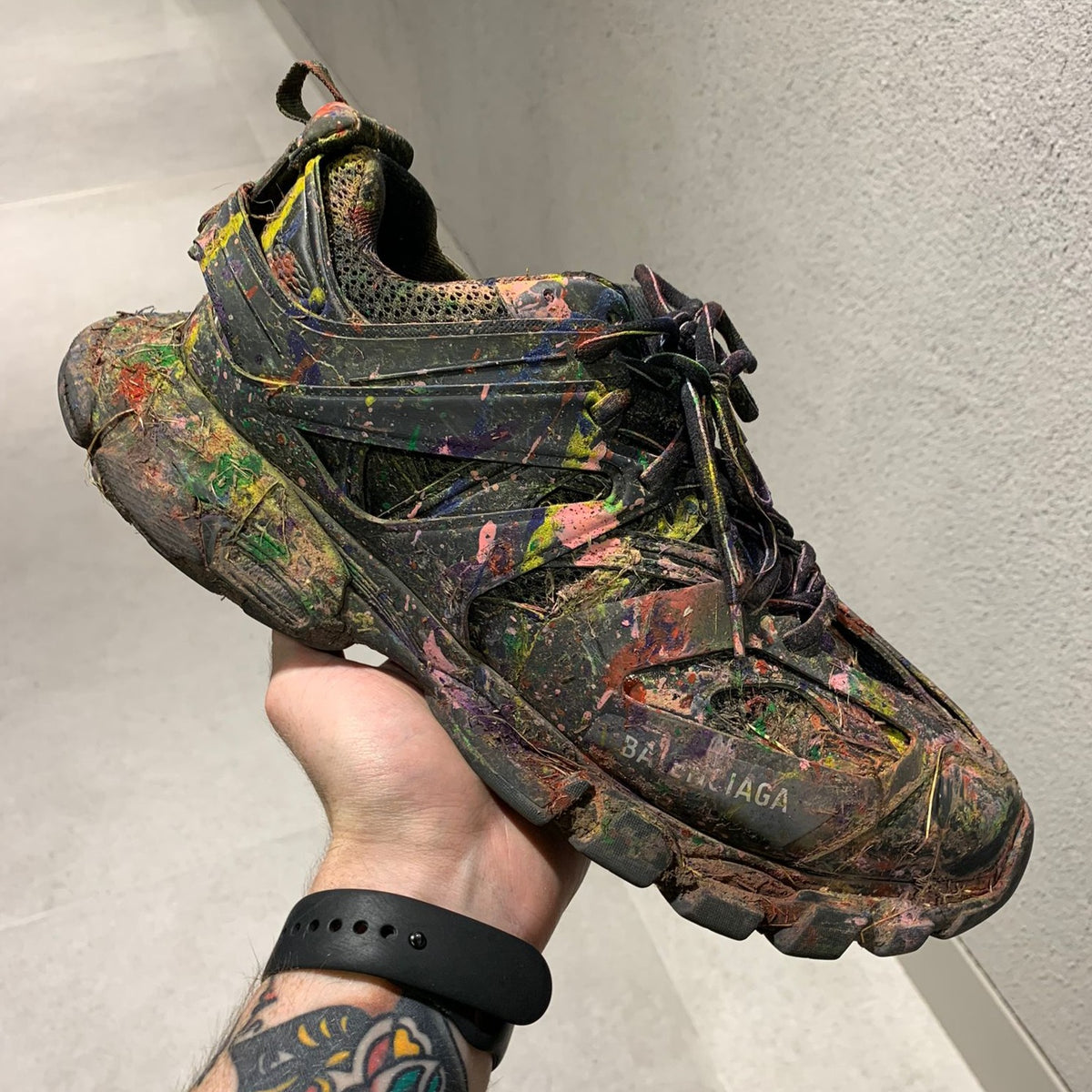LUXURY SNEAKERS CLEANING SERVICE &lt;br&gt; WITH RETURN SHIPPING &lt;br&gt; PRICE - £55