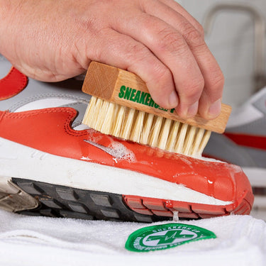 PREMIUM SNEAKERS CLEANING SERVICE WITH RETURN SHIPPING <br> PRICE - £50