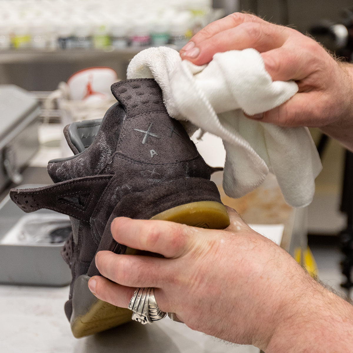PREMIUM SNEAKERS CLEANING SERVICE WITH RETURN SHIPPING &lt;br&gt; PRICE - £50